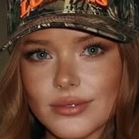 Абигейл Коуэн Голая
