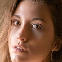 Ама́ндин Голая