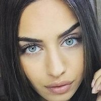 Амин Гюльсе Голая