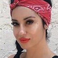 Ана Малуа Голая