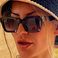 Андреа Гьендэм Голая