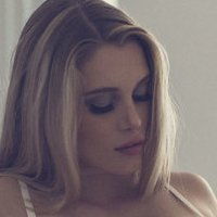 Анна Опсал Голая
