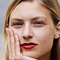 Анна Платен Голая