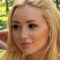 Анника Грубер Голая