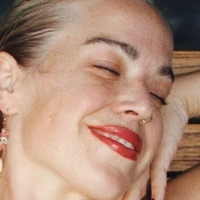 Брэтти Косгроув Голая