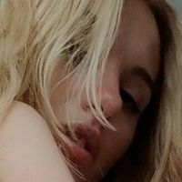 Карла Кьют Голая