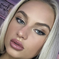 Кэролайн Вик Голая