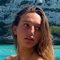 Сесилиамиллангт Голая