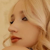 Хлоя Банни Голая