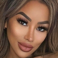 Си Джей Майлс Вип Голая