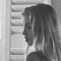 Елизабето Голая