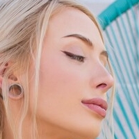 Элли Суисайд Голая