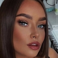 Элли Лу Голая