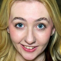 Эм Янг Голая