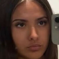 Эмили Рис Голая