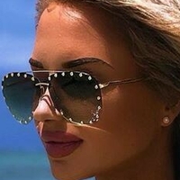 Эмили Сриемер Голая