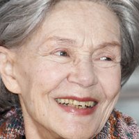 Эмманюэль Рива Голая