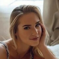 Ева Микули Голая