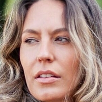 Эвелин Анника Голая