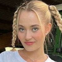 фермер Эмили Голая