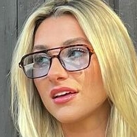 Ханна КукБарстул Голая
