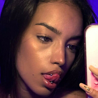 Хесли Салис Голая