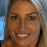 Хей Кортни Синс Голая