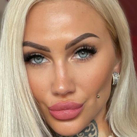 Джейнейну Голая