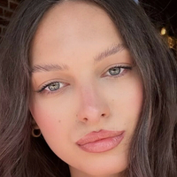 Юлия Эстефан Голая