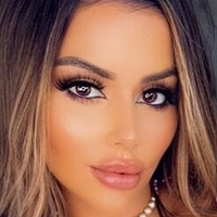 Джулиан Ни Голая