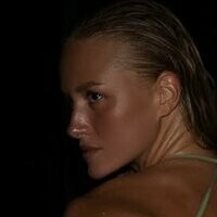 Карина Валешна Голая