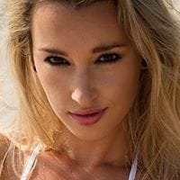 Каролина Витковска Голая