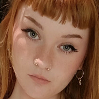 катиетискити Голая