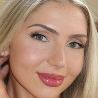 Кеннеди Стэнек Голая