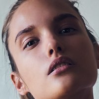 Кинга Троян Голая