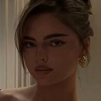 Клаудиясадовник Голая