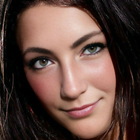 Лаура Фармс Голая