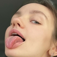 Лайзи Янги Голая