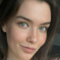 Луиза Лоран Голая