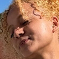 Луиза Гоэс Голая