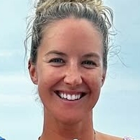 Маделин Янг Голая