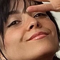 Миленe Линьярди Голая