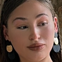 Ньюбрази Голая