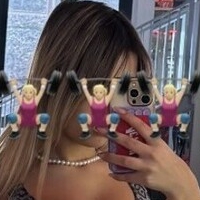 Ноэми Пюнти Голая