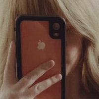 ОфелияксЭнн Голая