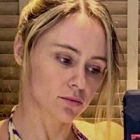 Орла Уолш Голая