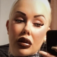 Памела Пенелопа Голая