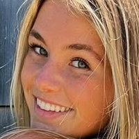 Пирсон Кейли Голая