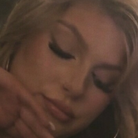 Фиби Риан Голая