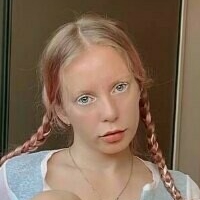 Претти Элли Голая